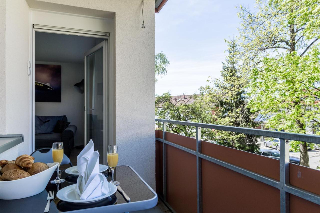 Apartment Eastside Mit 3 Zimmern Fur Bis Zu 5 Personen Mit Balkon Friedrichshafen Bagian luar foto