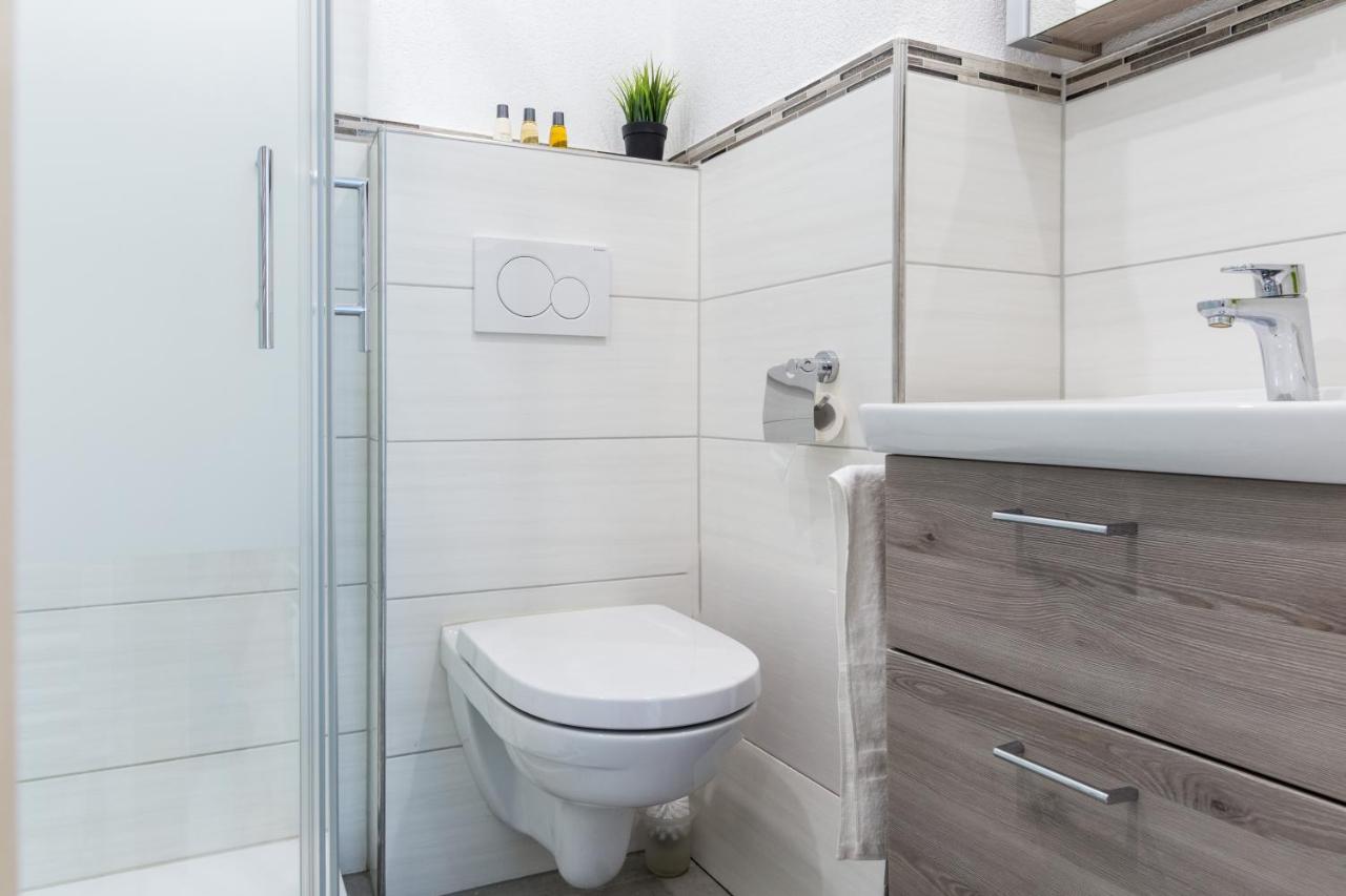 Apartment Eastside Mit 3 Zimmern Fur Bis Zu 5 Personen Mit Balkon Friedrichshafen Bagian luar foto