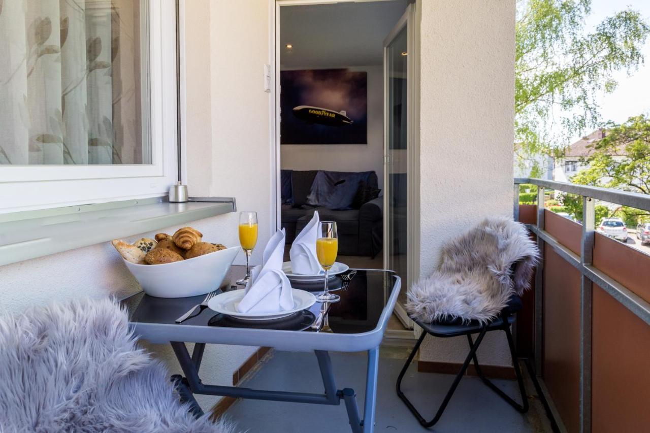 Apartment Eastside Mit 3 Zimmern Fur Bis Zu 5 Personen Mit Balkon Friedrichshafen Bagian luar foto