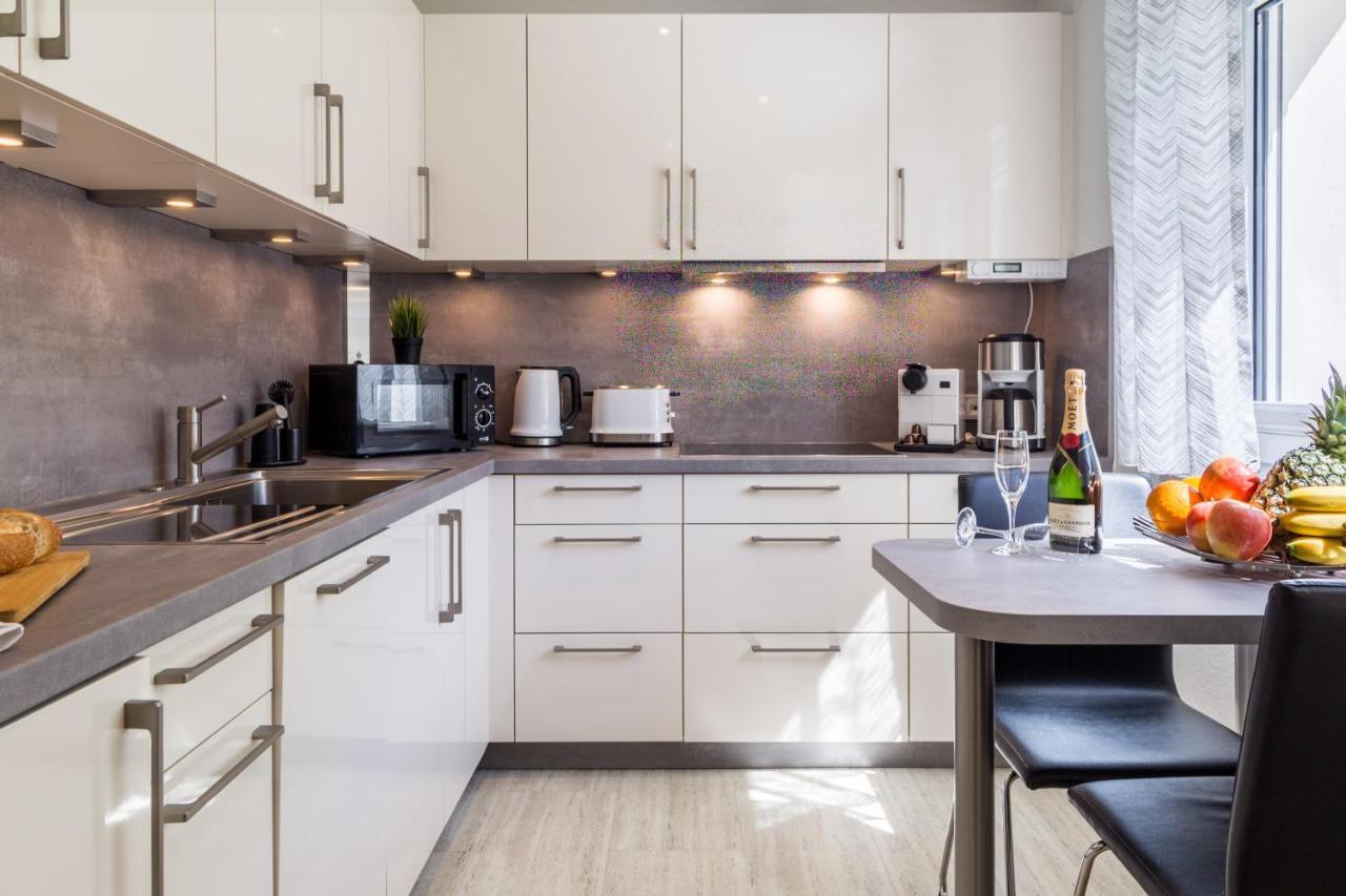 Apartment Eastside Mit 3 Zimmern Fur Bis Zu 5 Personen Mit Balkon Friedrichshafen Bagian luar foto